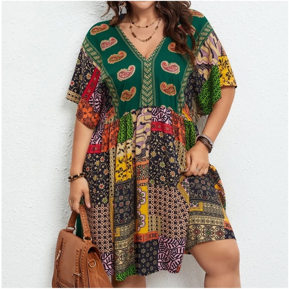 Plus Paisley Floral Print v neck Mini Dress